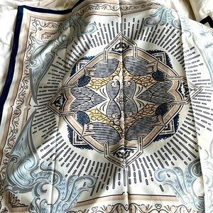 Elegant retro print square scarf